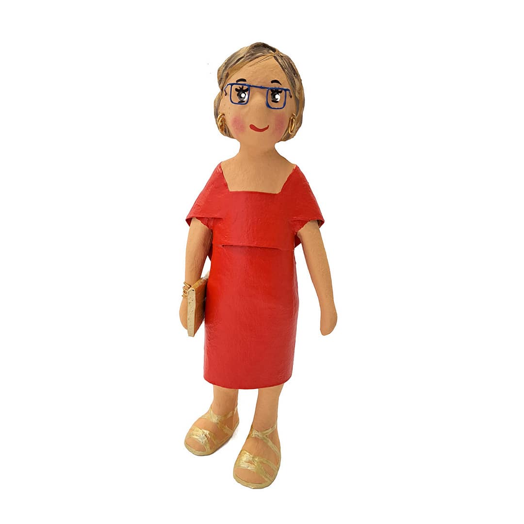 figura de papel maché señora elegante